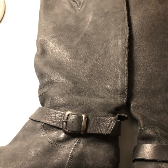 Knee high leather upper boots with zipper in back. Size 6. - Picture 6 of 8